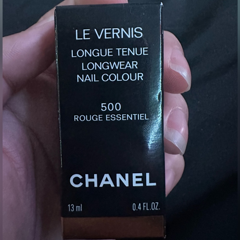 LE VERNIS LONGWEAR NAIL COLOUR, ROUGE ESSENTIEL 500